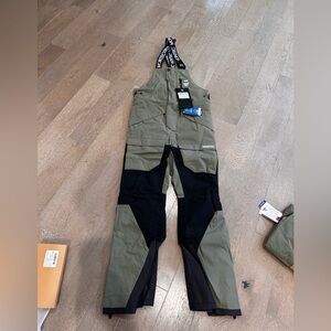 Montec women’s ski Bib. Size S. Black/Olive greenish